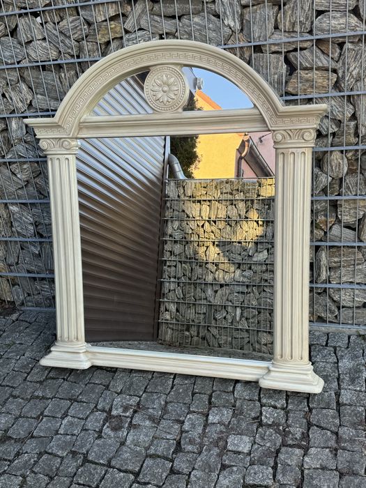 Lustro włoskie ala versace na kolumnach