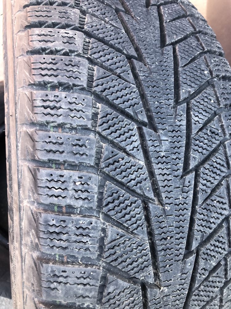 215/55/17 hankook w616