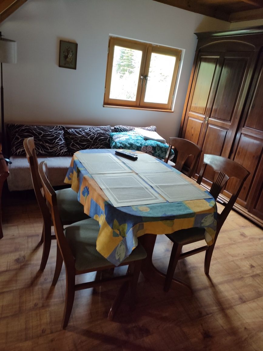 Domek z balią jacuzzi nad jeziorem wolne terminy