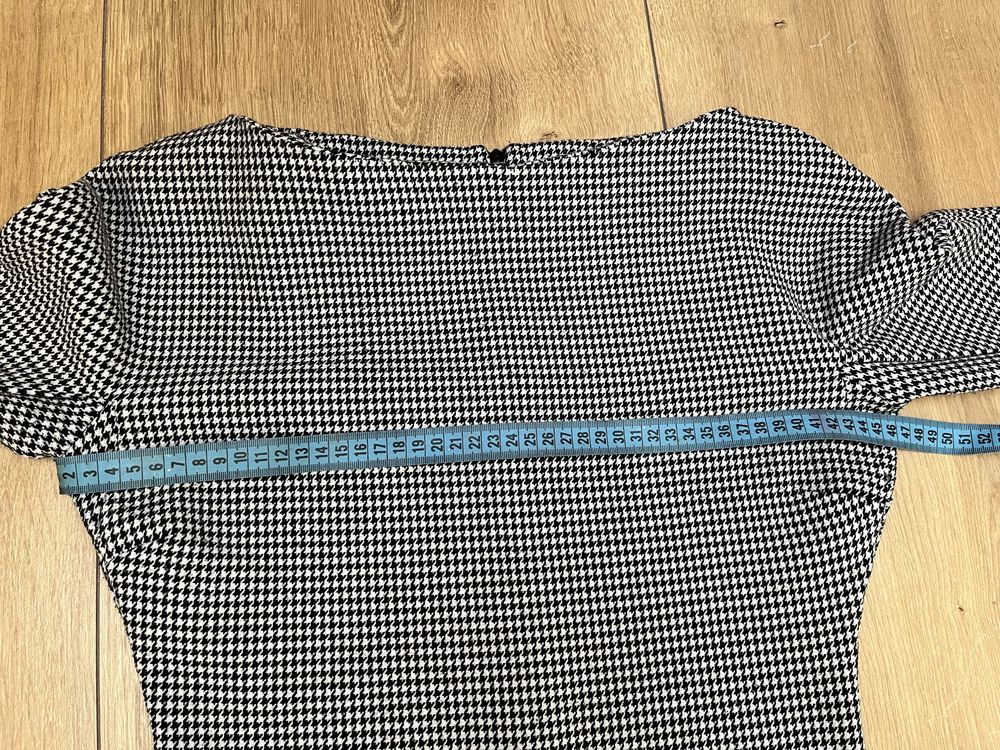 Elegancka sukienka Zara midi pepitka grubszy materiał