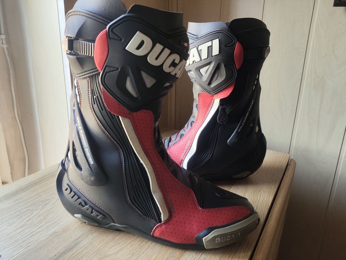 Ducati Diavel ! Super stan.