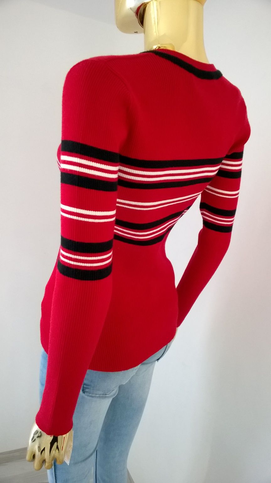 Czerwony sweter prazkowany na wiosnę w paski s m
