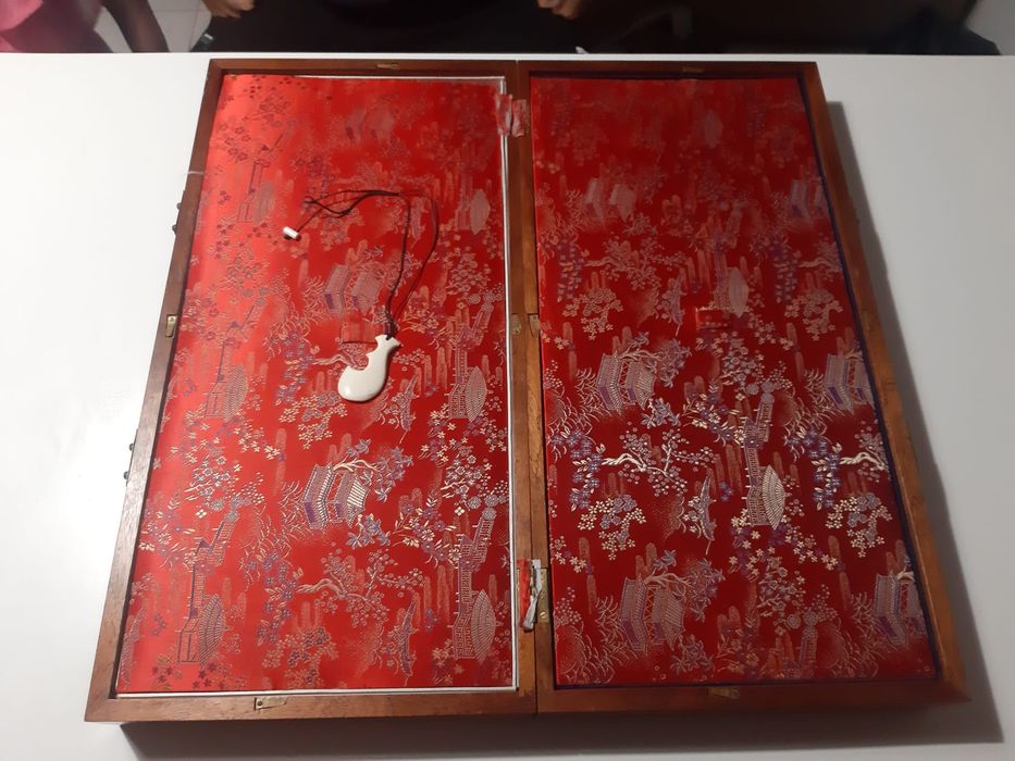 Raridade Xadrez  Autêntico: peças int. Caixa/madeira