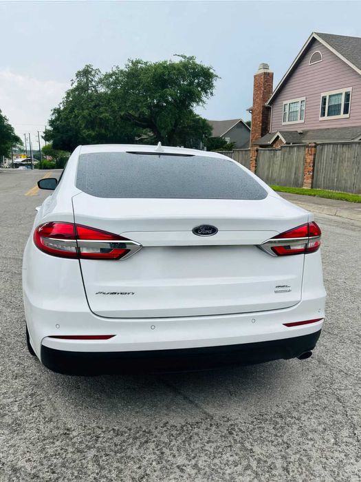 Ford Fusion      2020