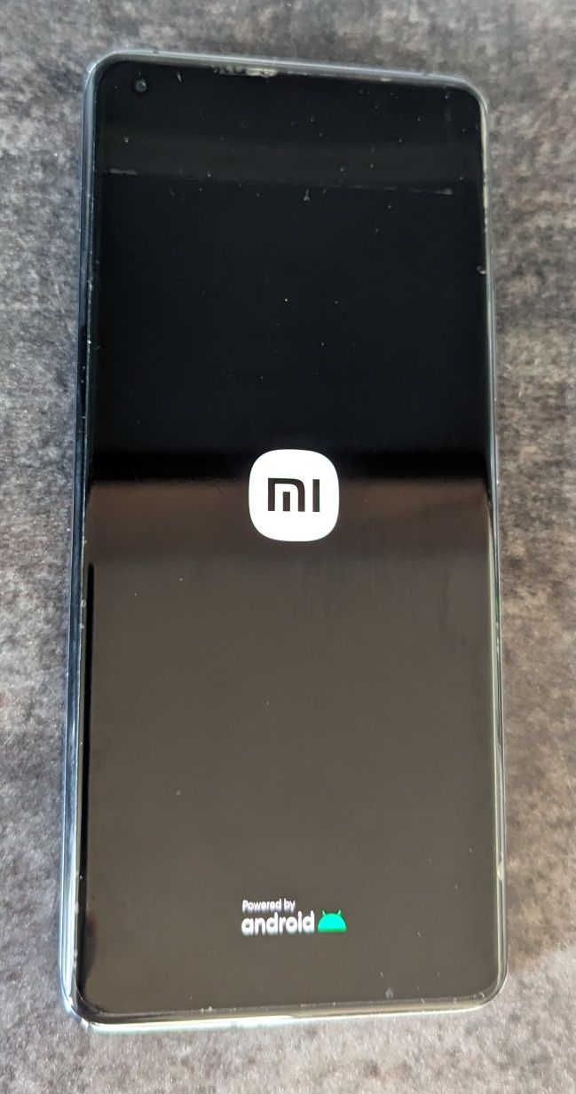 Xiaomi Mi 11 256 GB (2x etui, 3x folia, 2x komplet szkieł na aparat)