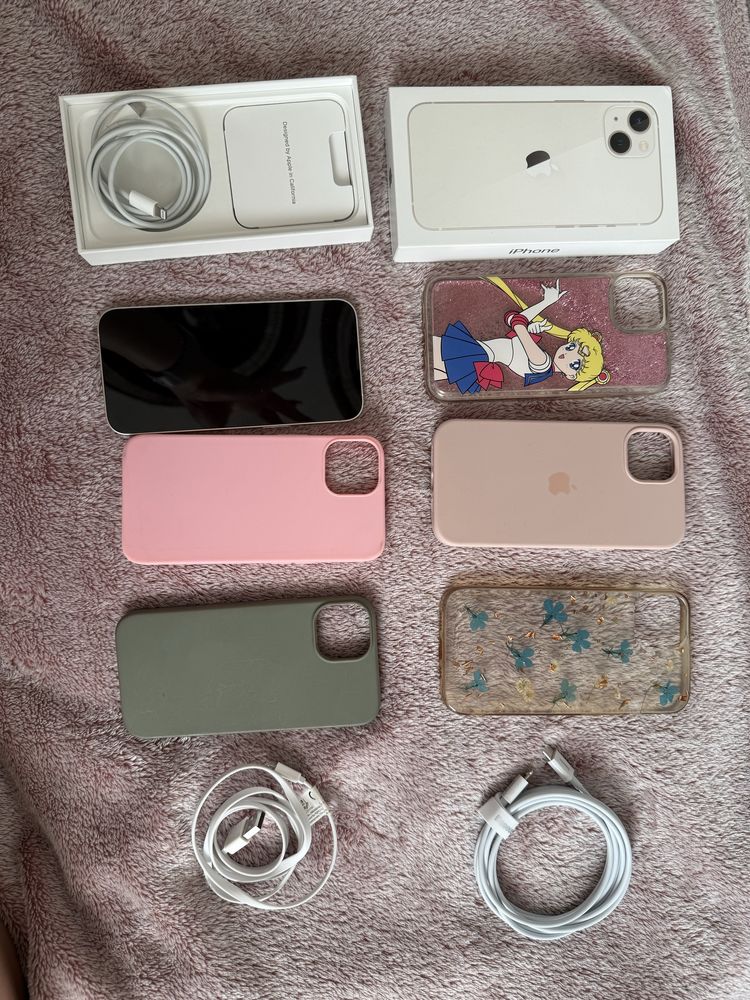 iPhone 13 128 GB Starlight + 5 case’ów + 2 kable - bardzo dobry stan!
