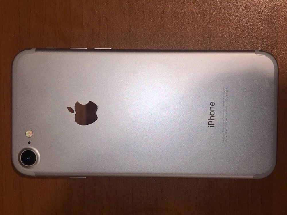 iPhone7 Apple в хорошом состоянии