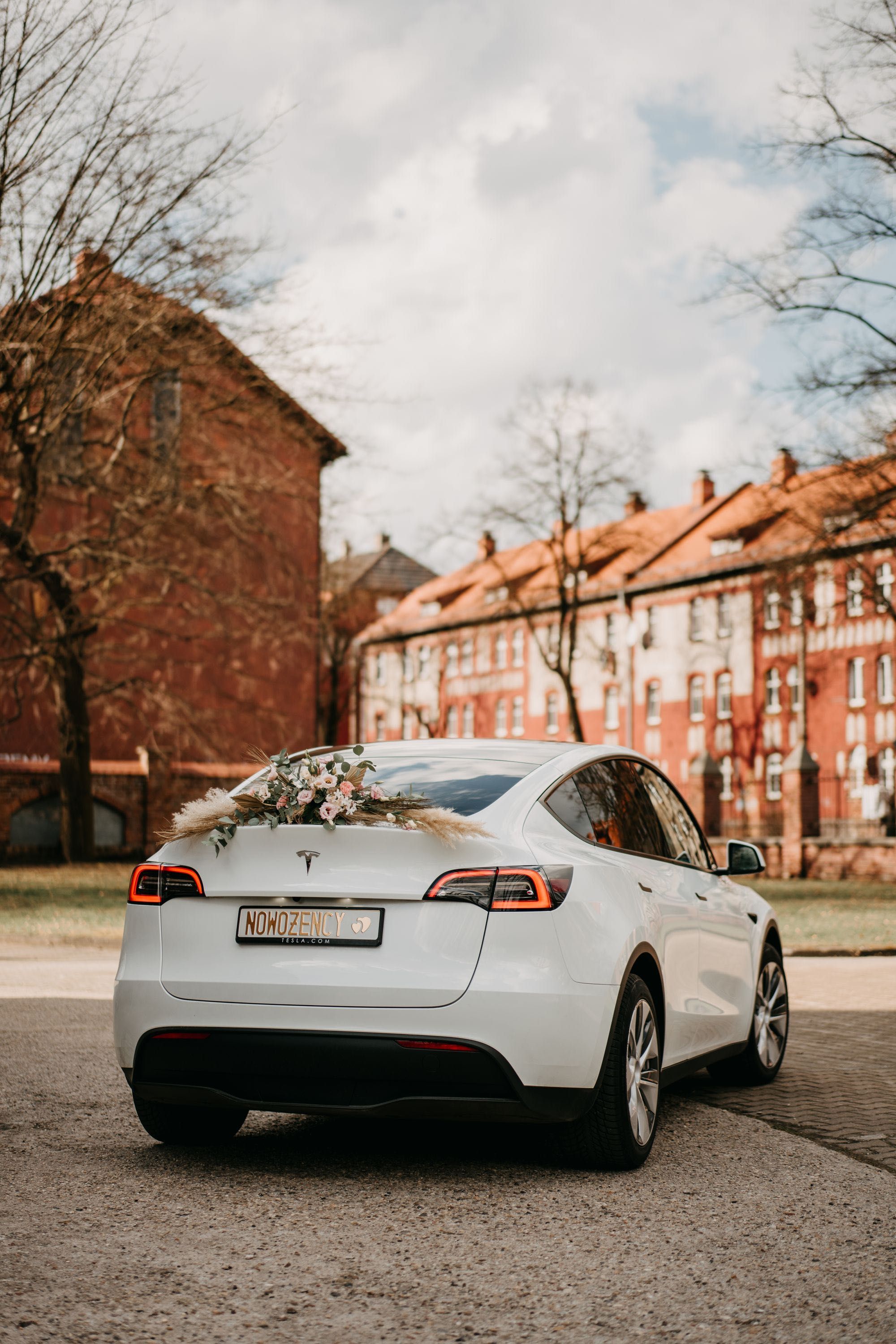 Tesla do ślubu, Tesla Y Long Range z 2023  - samochód do ślubu