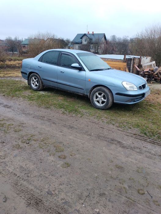 Продам нубіру 2003 року 2.0 бенз