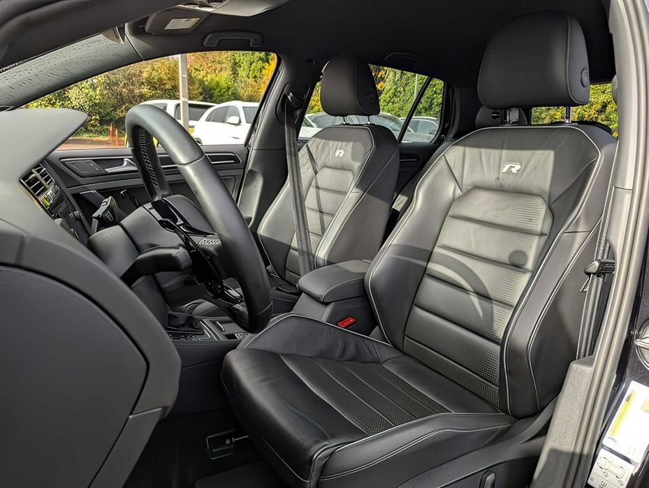 Volkswagen Golf R      2019