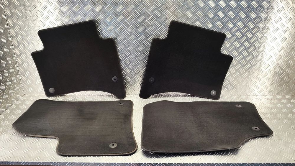 VW TOUAREG 7L 03-09R WYCIERACZKI DYWANIKI WELUROWE CZARNE KOMPLET PRZOD TYL 7L6862477 ORYGINAL