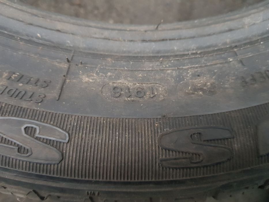 Niższa cena. Zimowe 195/55r15 firmy tracmax. Cena za dwie.