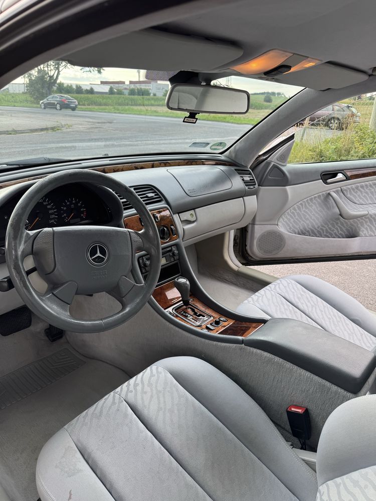 Mercedez Benz CLK200