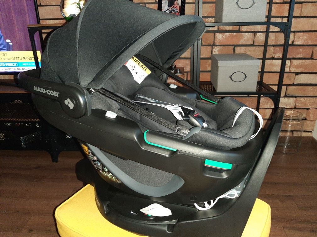 Maxi Cosi Coral 360 z bazą FamilyFix 360 Pro