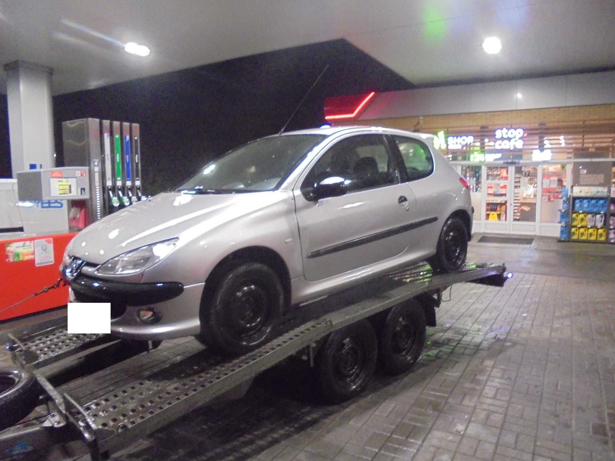 Peugeot 206 3 drzwi kolor srebrny 2.0 hdi przeznaczony na części