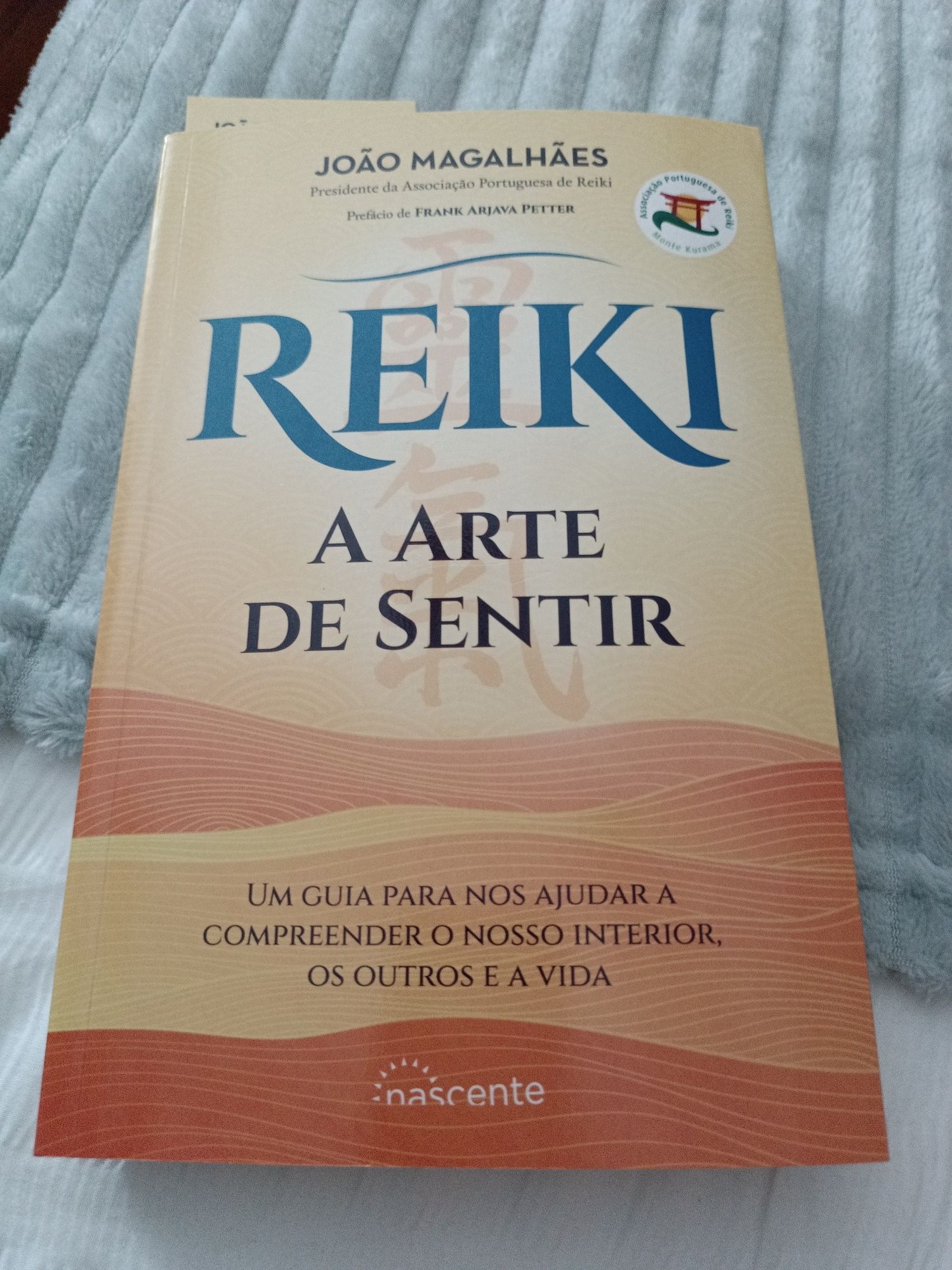 Livro Reiki ( A arte de saber sentir)
