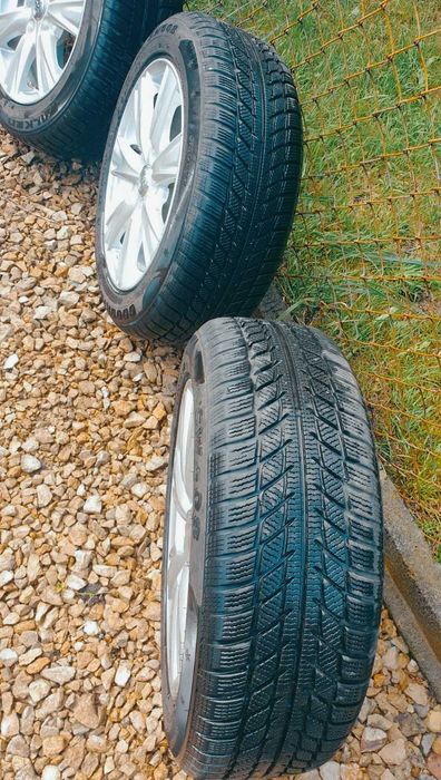 felgi aluminiowe toyota oryginalne plus opony R16-zimowe! śruby kompl