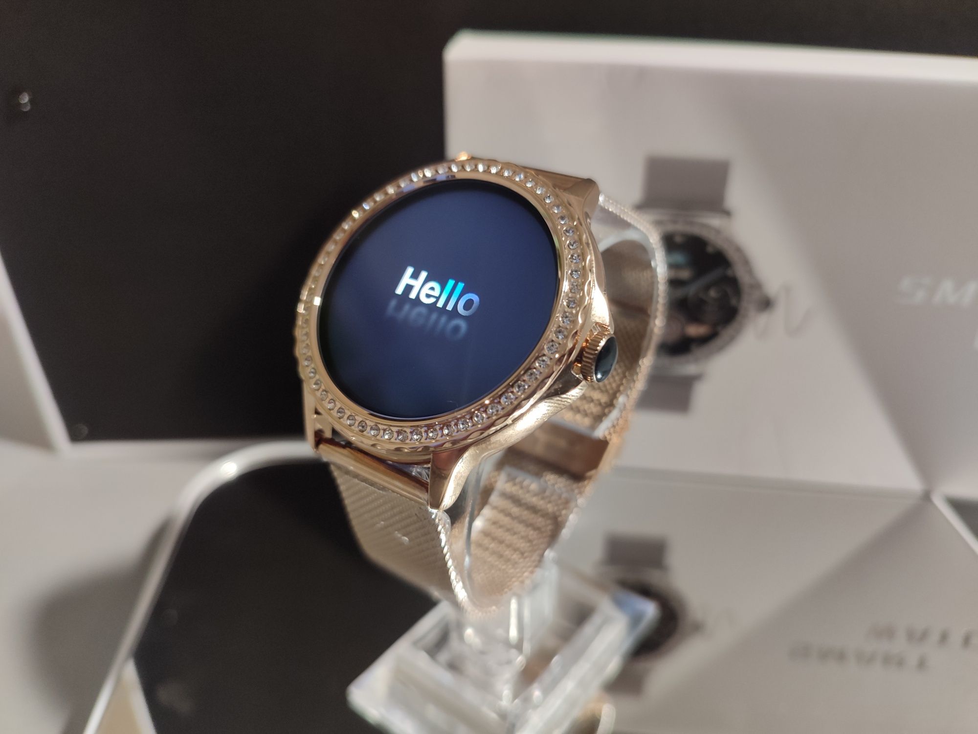 Nowy piękny smartwatch bluetooth zegarek złoty