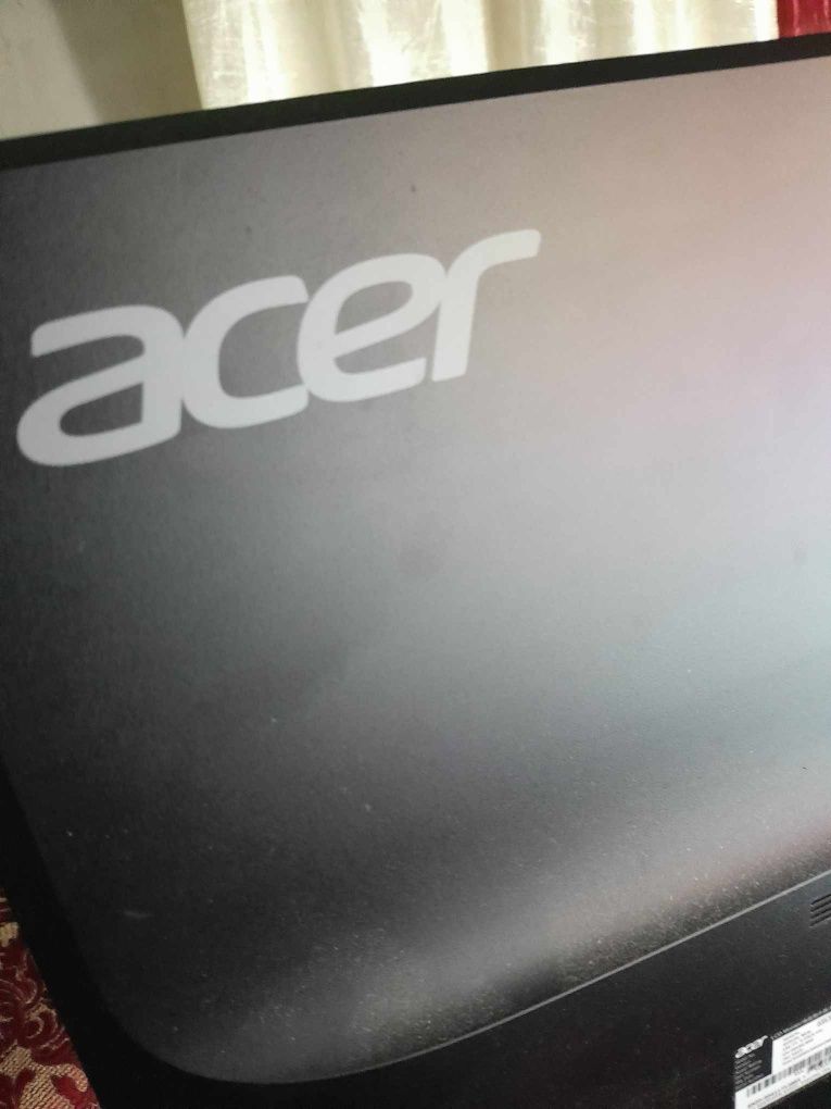 Monitor Acer excelente