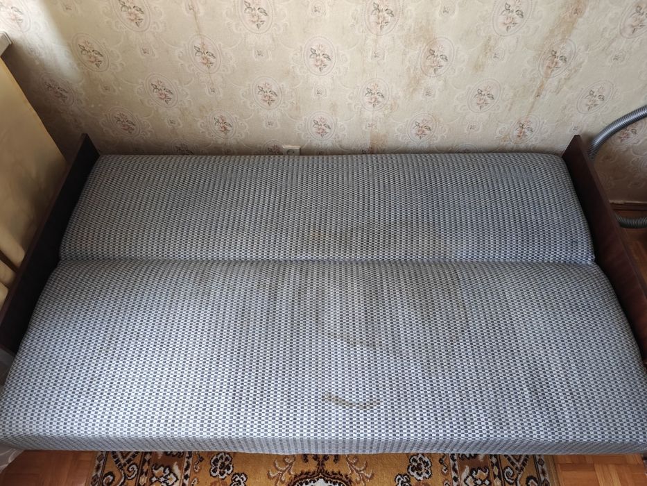 Oddam wersalkę. ZA DARMO.