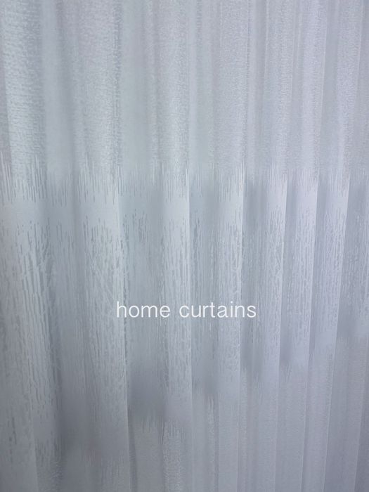 Тюль Жакард білого кольору з широким низом і смужкою