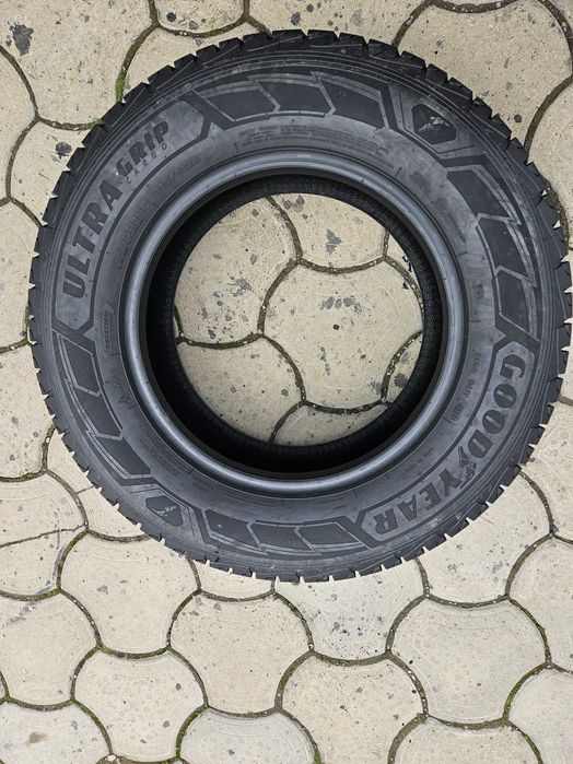 Шинa 235/65 R16c Goodyear (Гудієр) 1шт. зимова резина