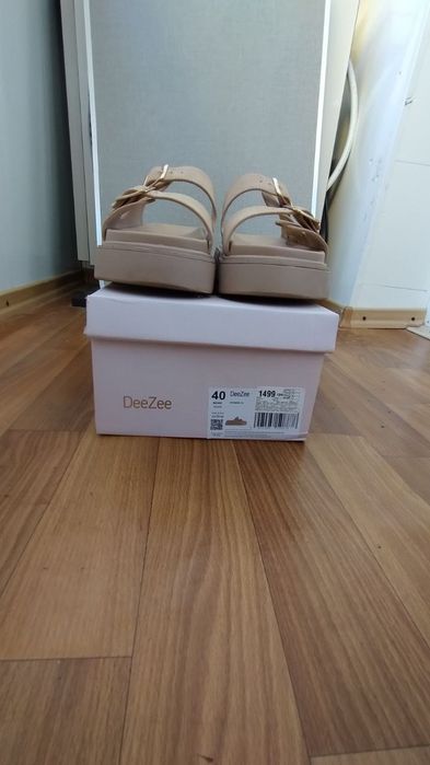 Продам шлёпанцы новые