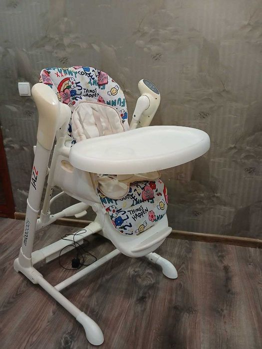 Столик для годування,шезлонг