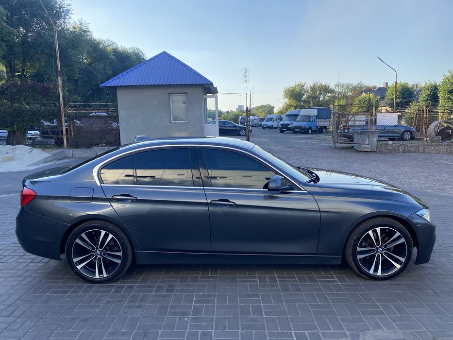 BMW F30 (FL) 330i