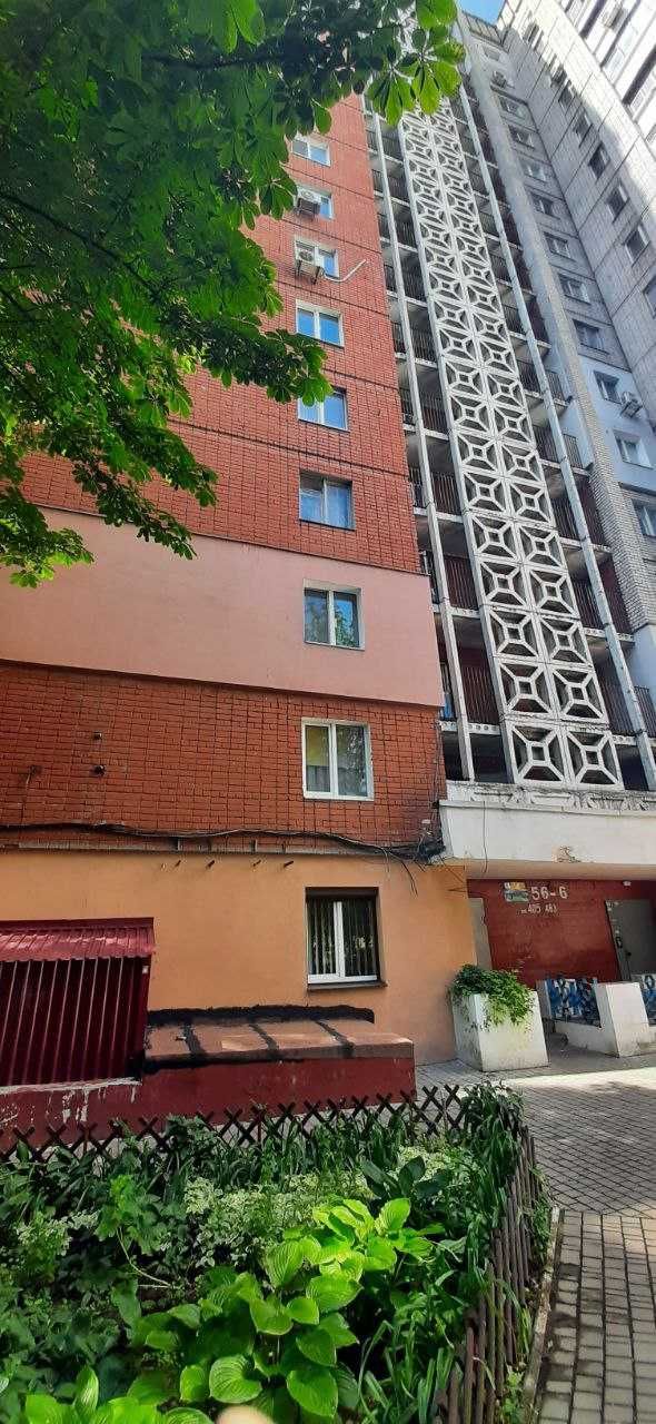 Сдам просторную 2х комнатную квартиру на Тополе