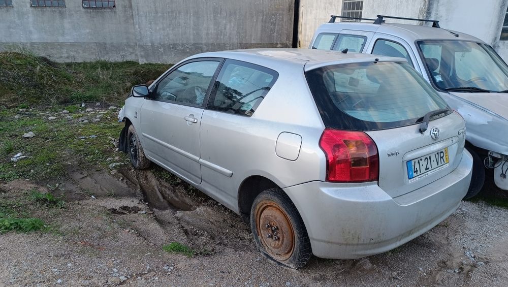 Toyota Corolla E12 vvti 1.4 gasolina peças