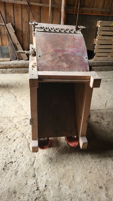 Młocarnia zabytkowa