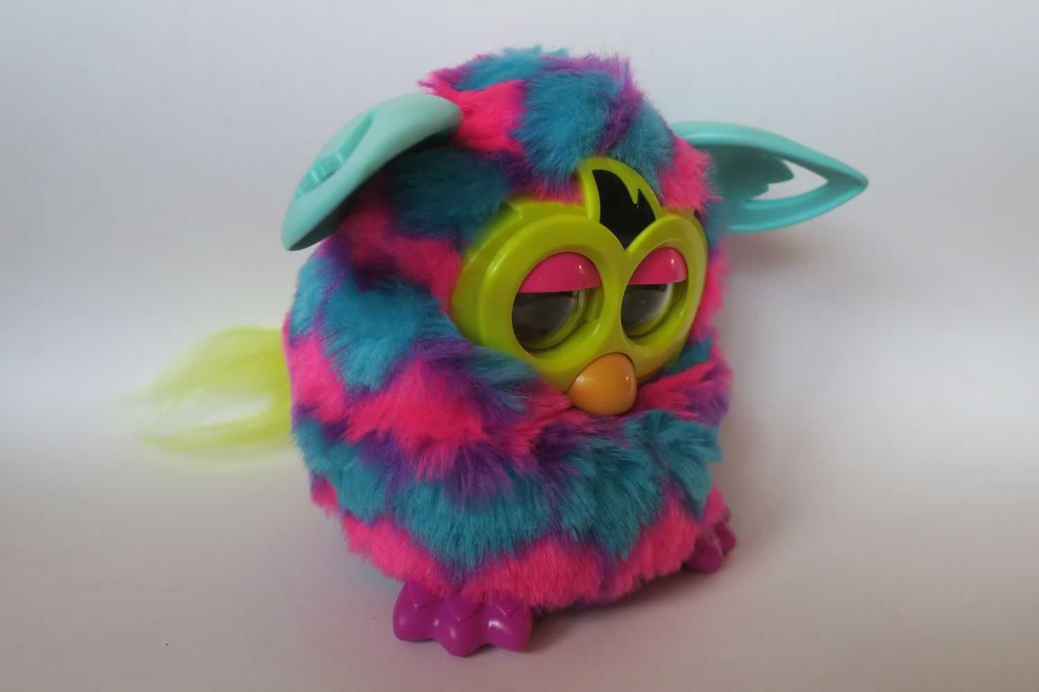 Interaktywny Furby Hasbro mówi