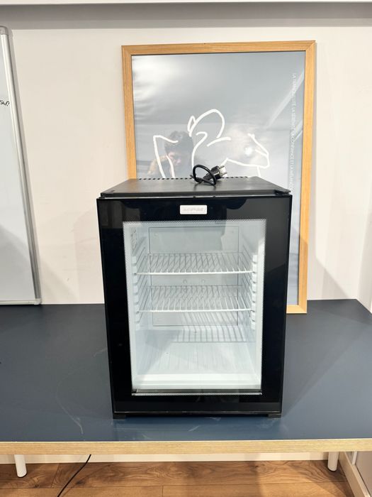 Mini lodówka crzarna