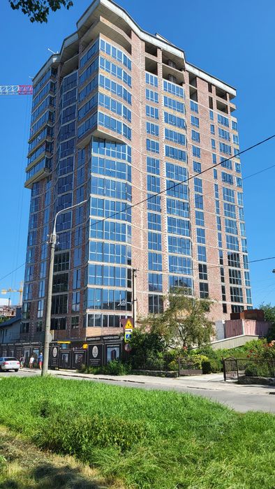 Продаж 2 кім квартири коло ставу та парку.