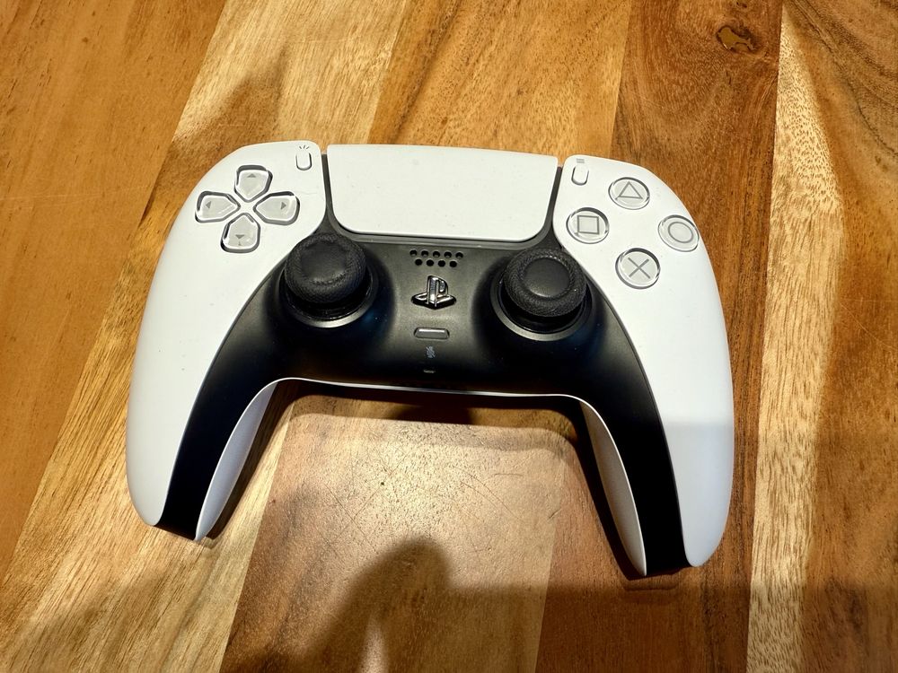 PS5 Playstation 5 z napędem + pad + kable + opakowanie + gra nba 2k22
