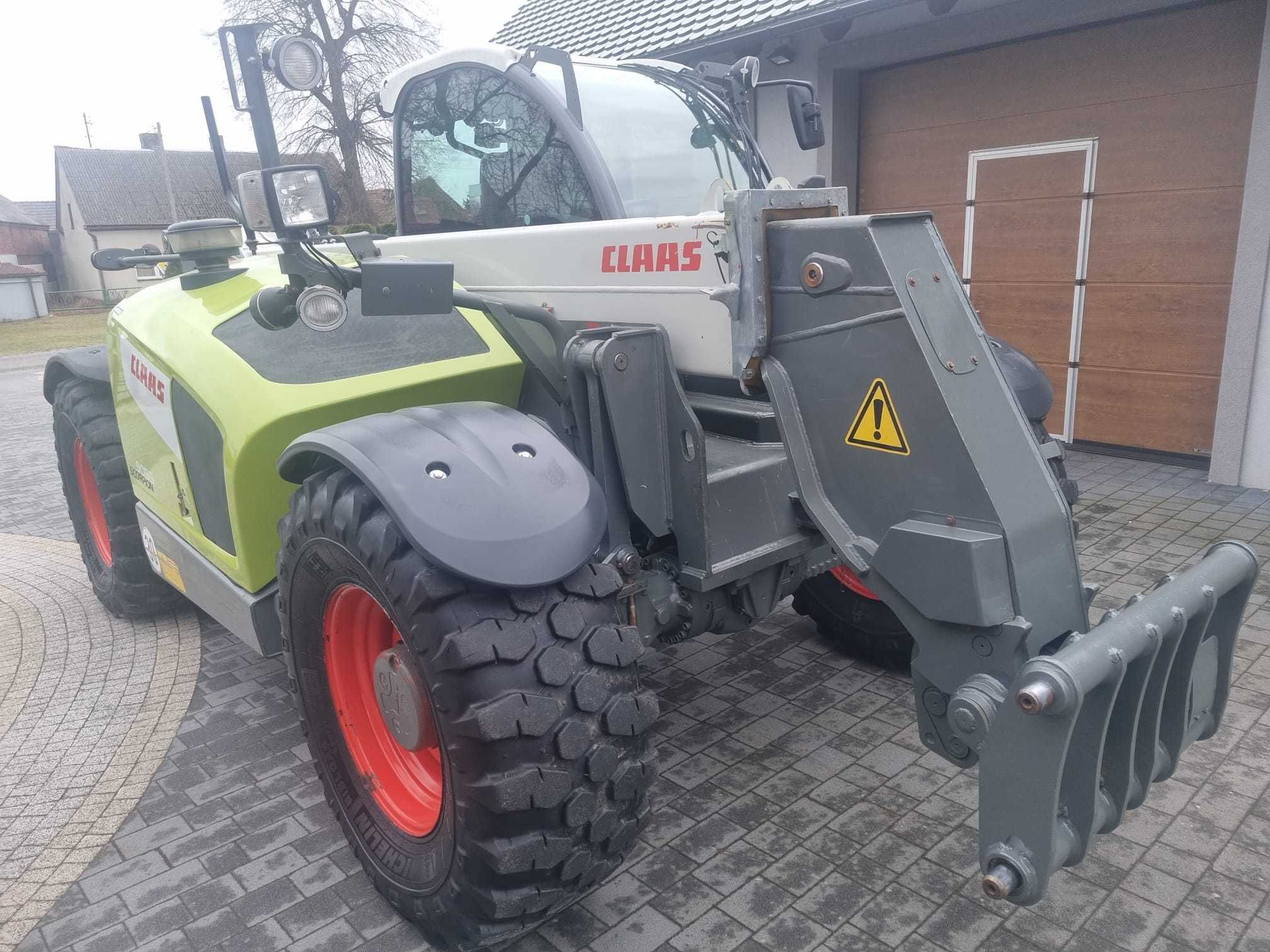 Claas Scorpion 9055