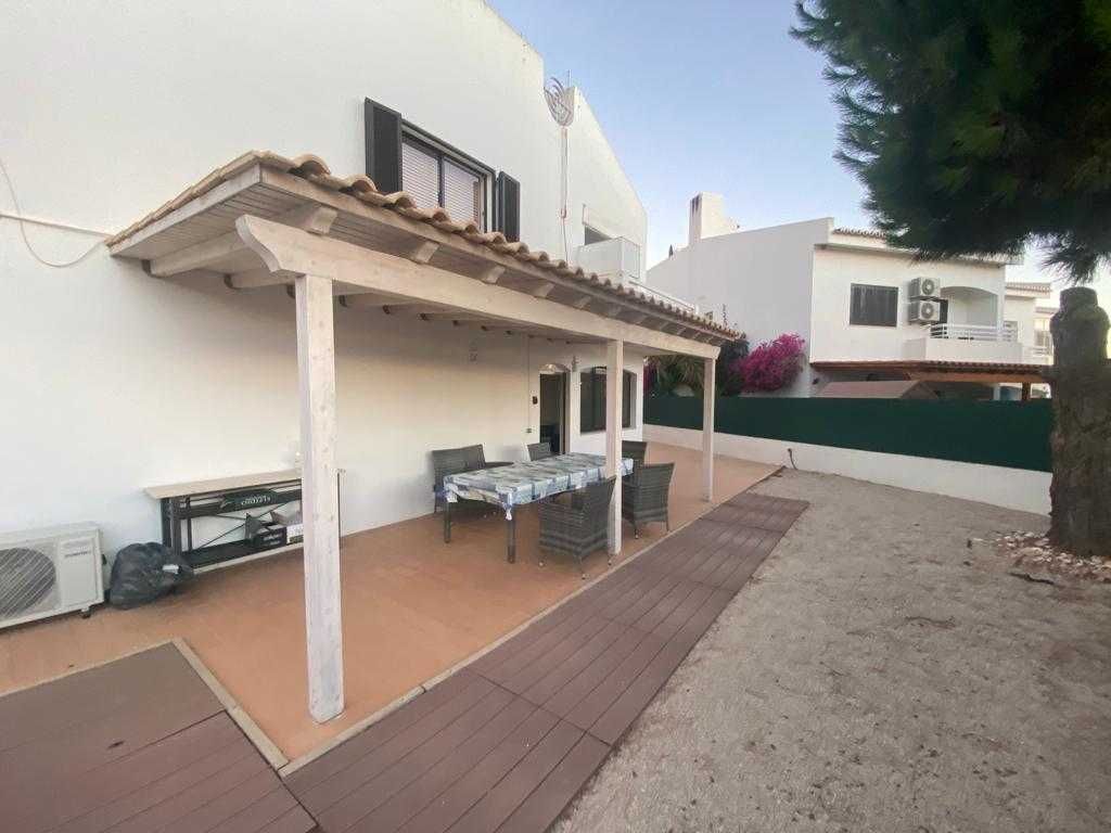 Férias Algarve V2 em pleno descanso no Carvoeiro · Ver semanas livres