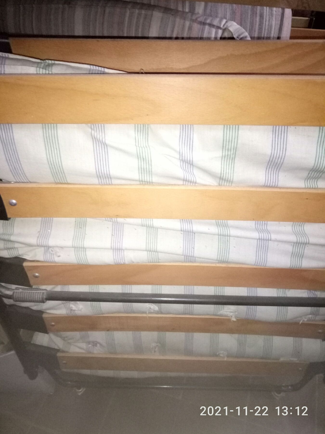 Продам розкладачку з матрасом. Можлива доставка в Київ.
