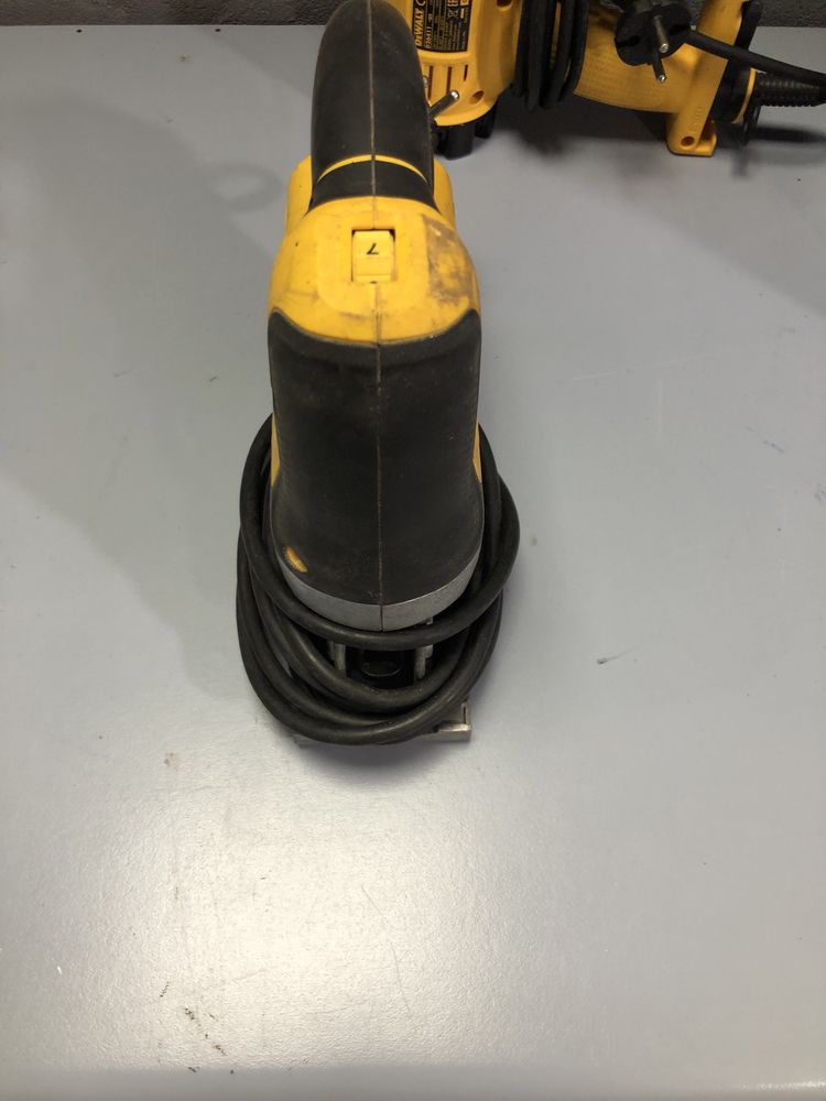 Лобзик DeWALT DWE349