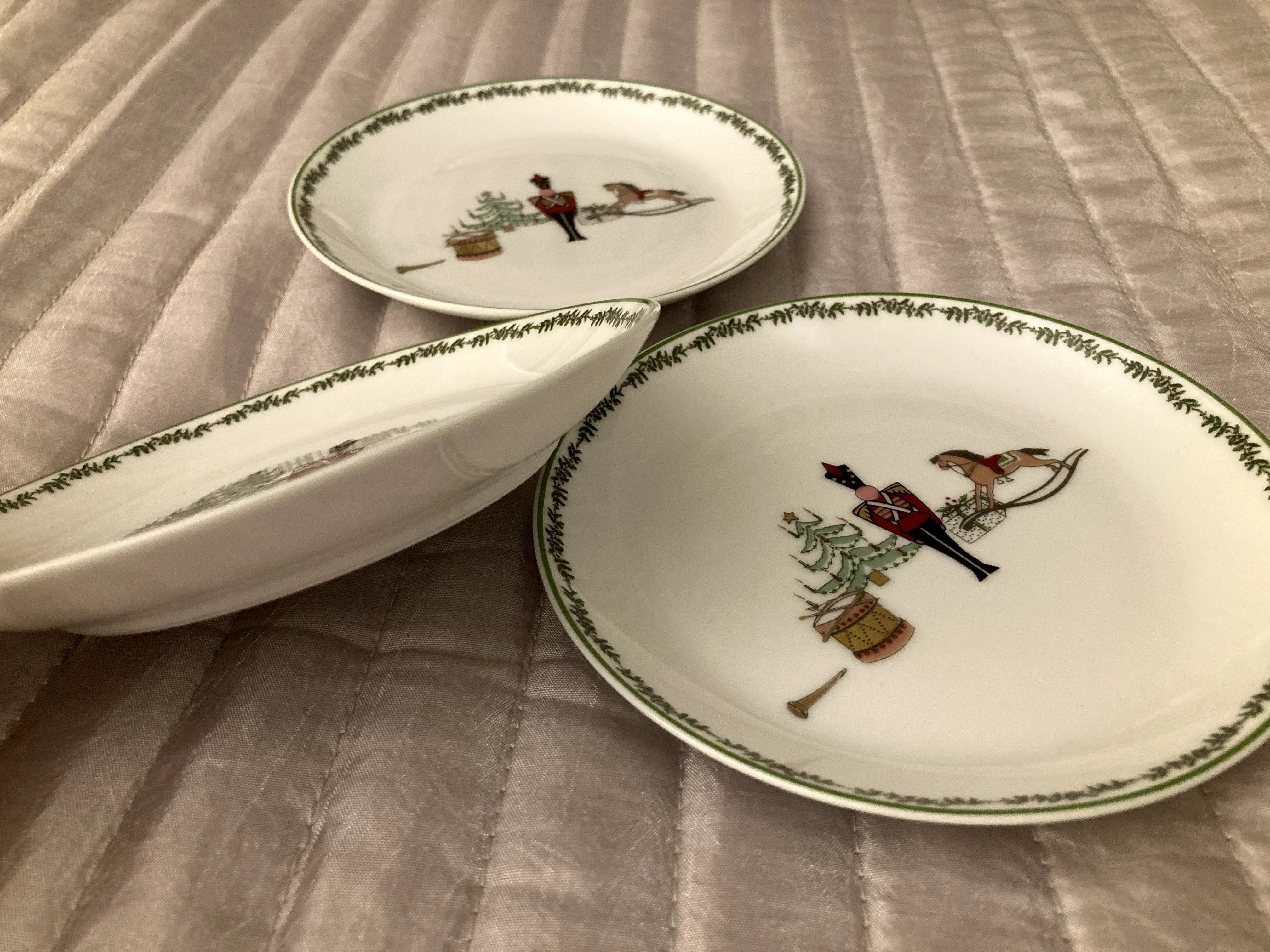 Блюдечка Bernardaud Limoges. Grenadiers