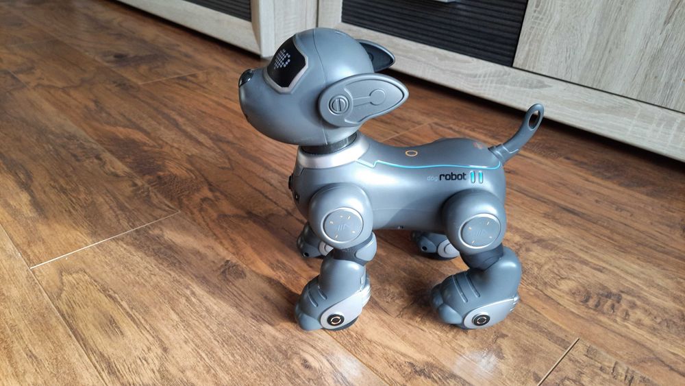 Robot pies zdalnie sterowany