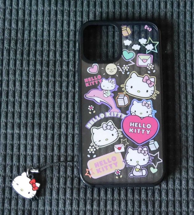 Bershka etui Iphone 11 Hello Kitty z zawieszką
