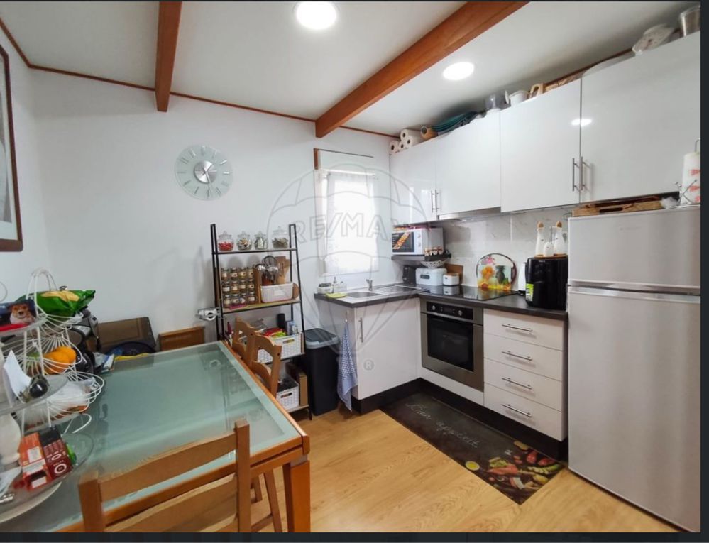 Terreno urbano 376 m2 com piscina e casa Diff