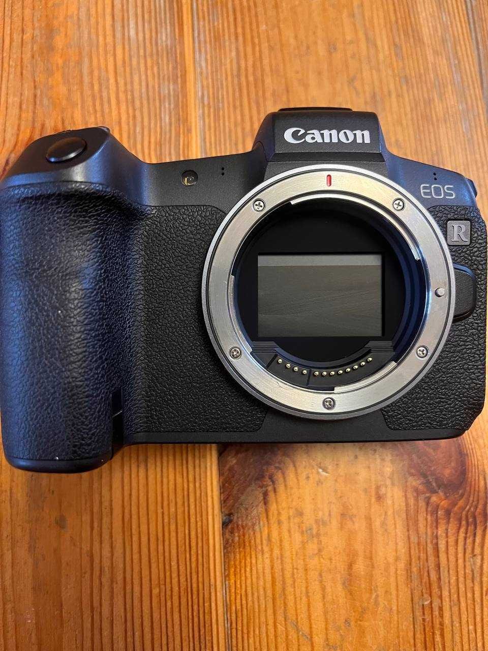 Продам Canon EOS R б/у в гарному стані.