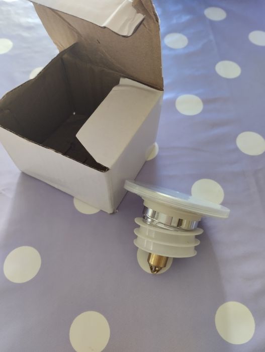 Tampa universal para lavatórios