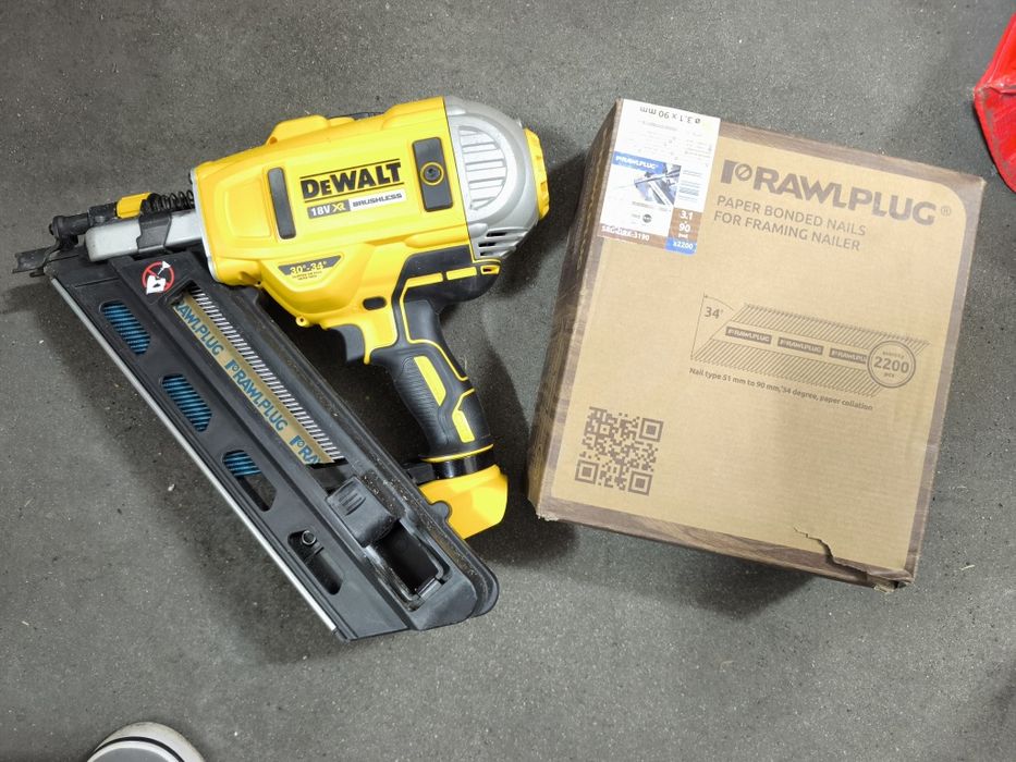 Gwoździarka DeWalt 18v DCN692N-XJ jak nowa, gwarancja