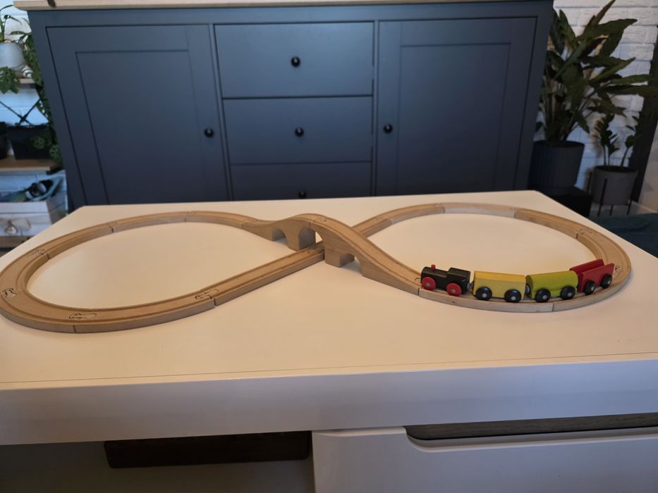 Kolejka drewniana ósemka Ikea + dodatkowy tor