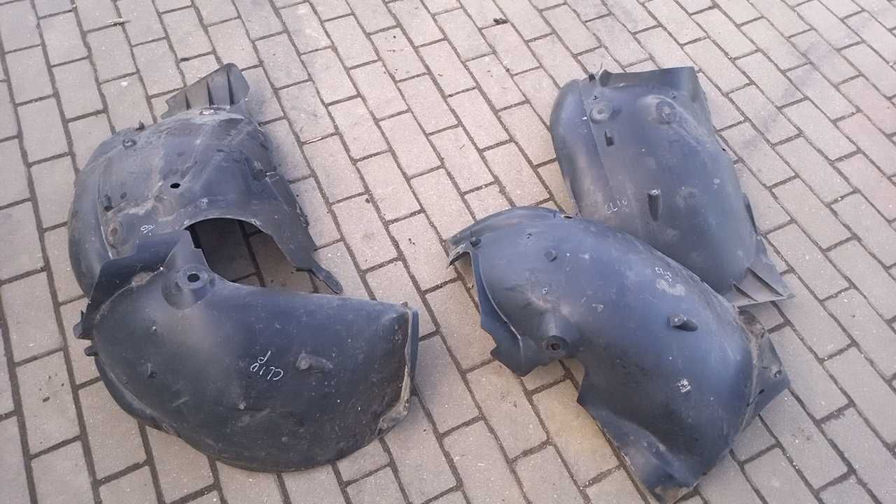 Nadkole  prawe przednie Renault Clio III