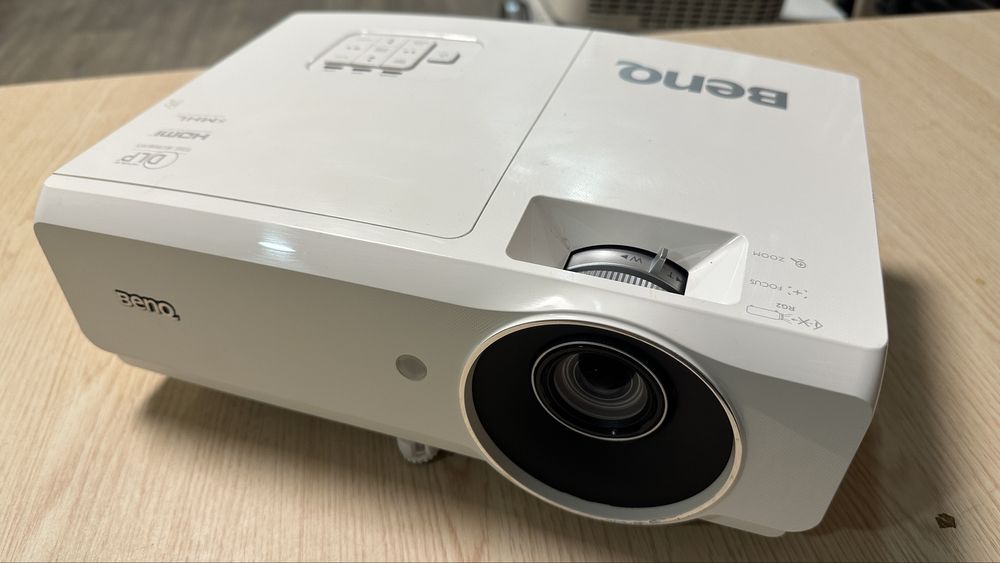 Проектор BenQ MH741 (Full HD/10000:1/4000 Lm)